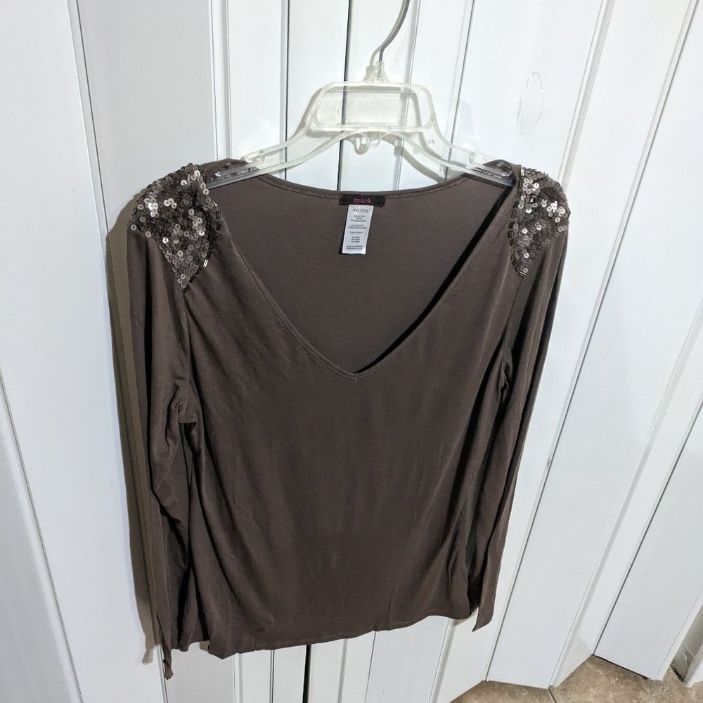~NWOT Brown blouse with sequins.